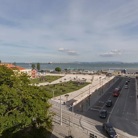 Lovelystay - Downtown - Campo Das Cebolas - Iva Apartamento Lisboa