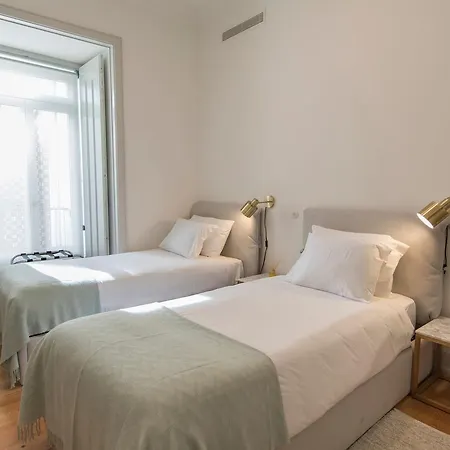 Lovelystay - Downtown - Campo Das Cebolas - Iva Apartment Lisbon