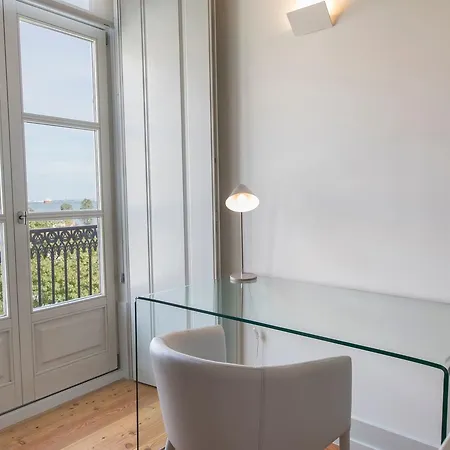Lovelystay - Downtown - Campo Das Cebolas - Iva Apartment Lisbon